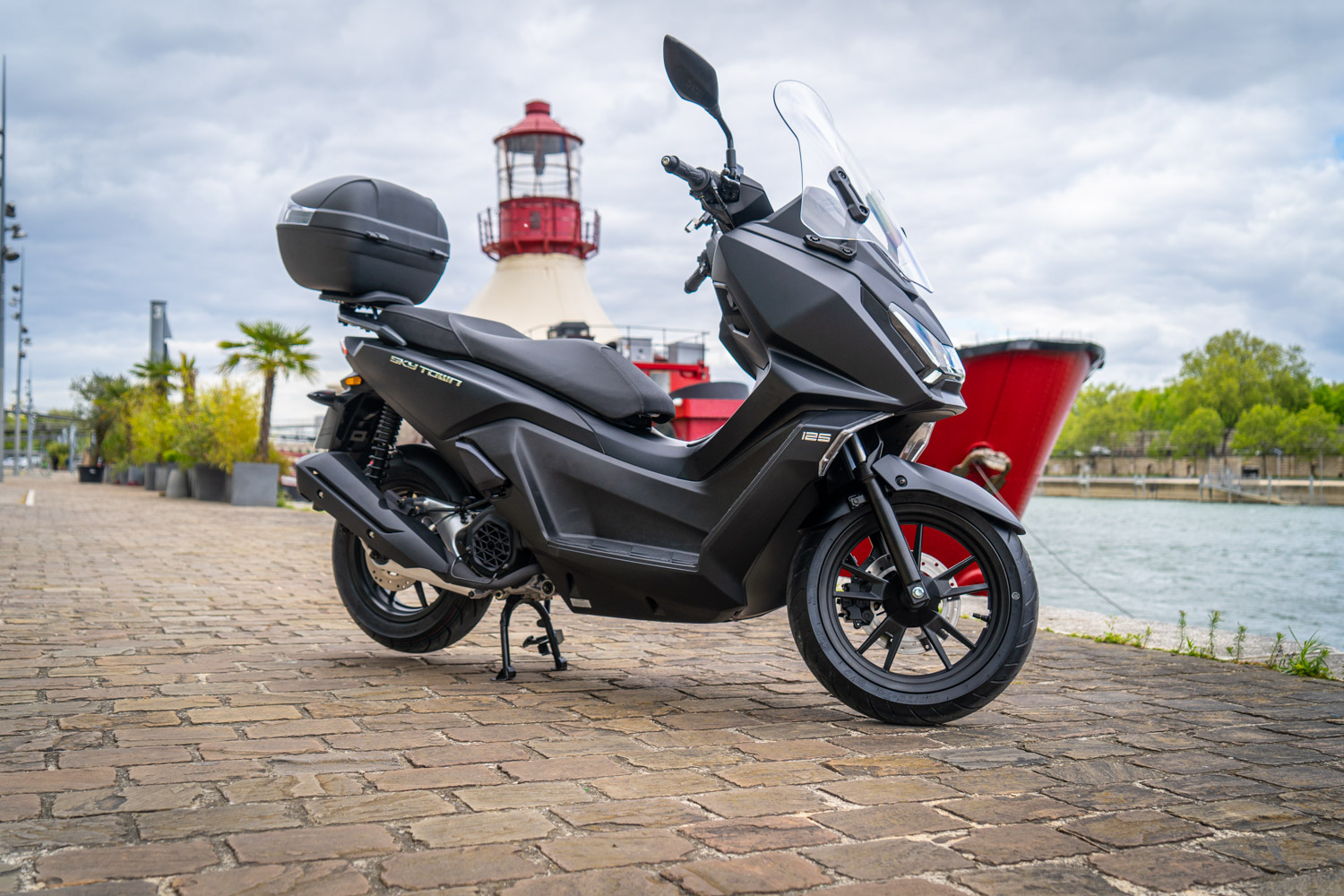 Essai Kymco SkyTown 125 Le Scooter Compact Qui Assure Asphalt Cafe