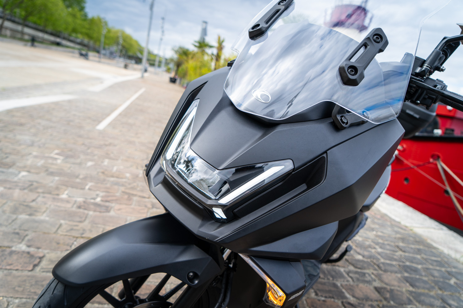 Essai Kymco SkyTown 125, le scooter compact qui assure - Asphalt Cafe