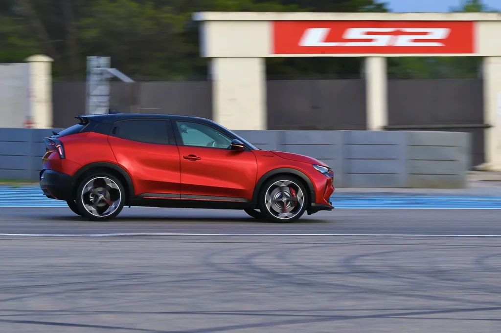 Alfa Romeo Junior electrique veloce sur circuit