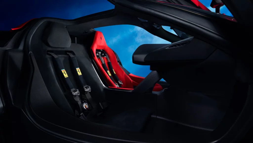 Ferrari F80 V6 hybride 1200 ch