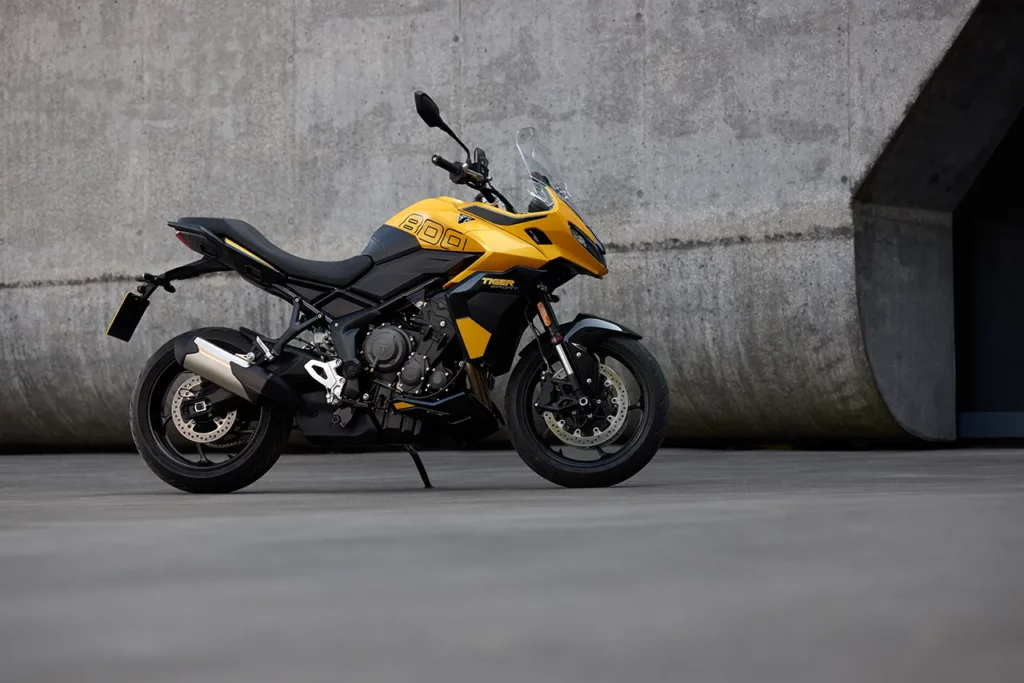 profil de la Triumph tiger sport 800 jaune