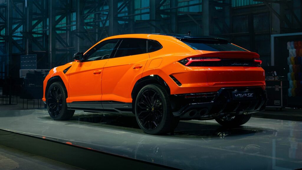 lamborghini urus 2026 hybrid