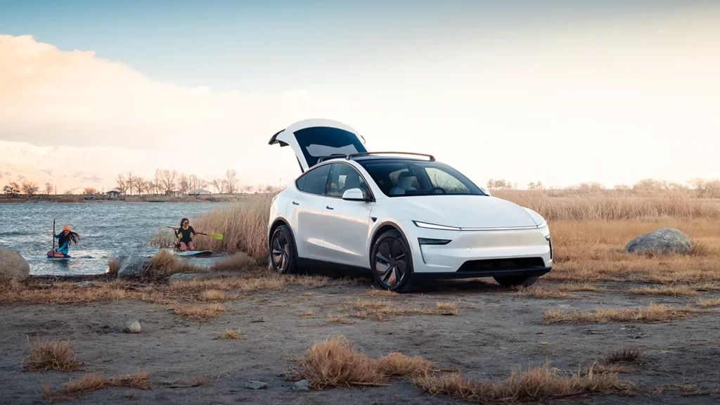 tesla model y juniper 2025 trois quart face